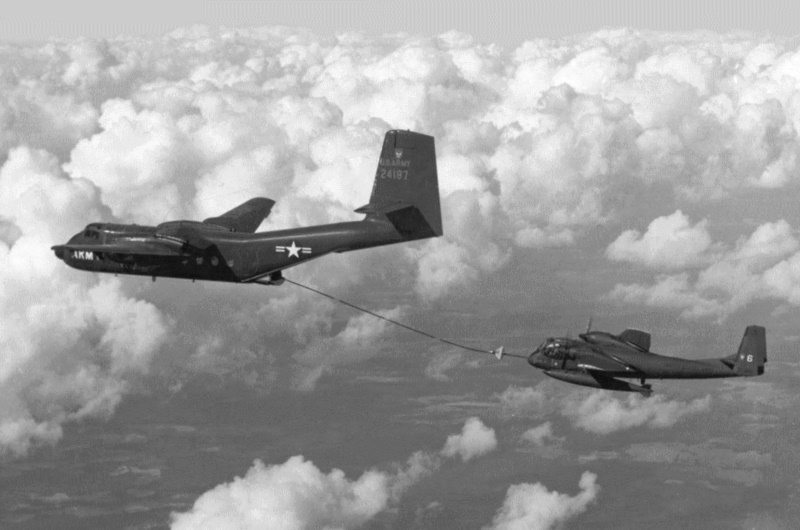 Caribou tanker refueling Mohawk