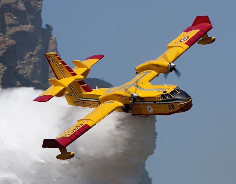 Canadair CL-415