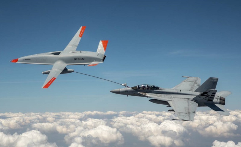 Stingray tanks up Super Hornet